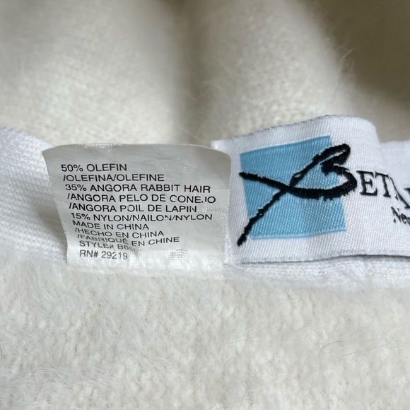 Vintage Betmar New York Angora Blend Off White Fuzzy Bucket Hat Women - Picture 8 of 9